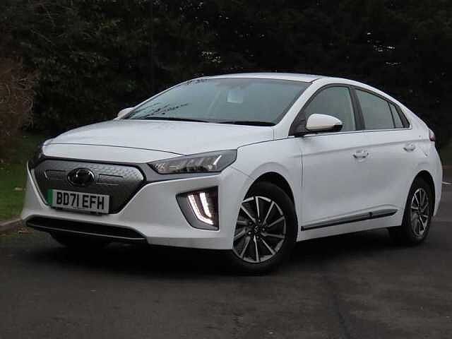 Hyundai IONIQ 38.3kWh Premium Hatchback 5dr Electric Auto (136 ps) White