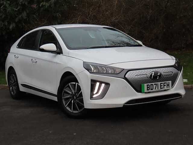 Hyundai IONIQ 38.3kWh Premium Hatchback 5dr Electric Auto (136 ps) White
