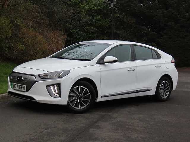 Hyundai IONIQ 38.3kWh Premium Hatchback 5dr Electric Auto (136 ps) White