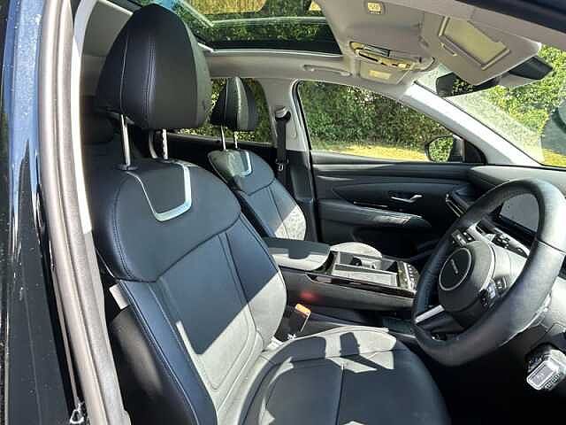 Hyundai TUCSON 1.6 T-GDi 13.8kWh Ultimate SUV 5dr Petrol Plug-in Hybrid Auto Euro 6 (s/s) (253 Black