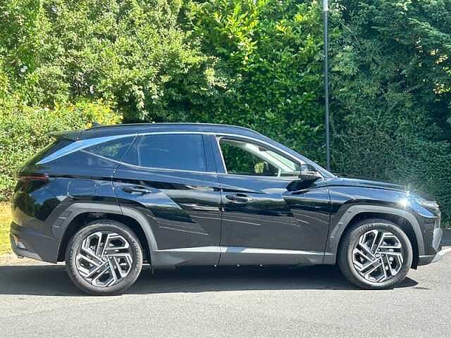 Hyundai TUCSON 1.6 T-GDi 13.8kWh Ultimate SUV 5dr Petrol Plug-in Hybrid Auto Euro 6 (s/s) (253 Black