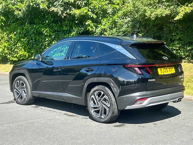 Hyundai TUCSON 1.6 T-GDi 13.8kWh Ultimate SUV 5dr Petrol Plug-in Hybrid Auto Euro 6 (s/s) (253 Black