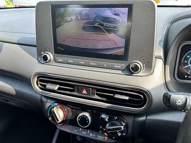 Hyundai KONA SE CONNECT T-GDI 1.0 MANUAL Black