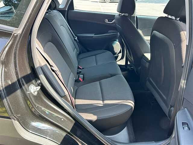 Hyundai KONA SE CONNECT T-GDI 1.0 MANUAL Black