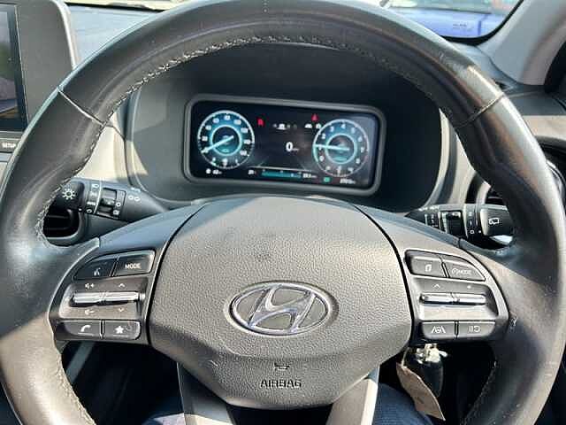 Hyundai KONA SE CONNECT T-GDI 1.0 MANUAL Black