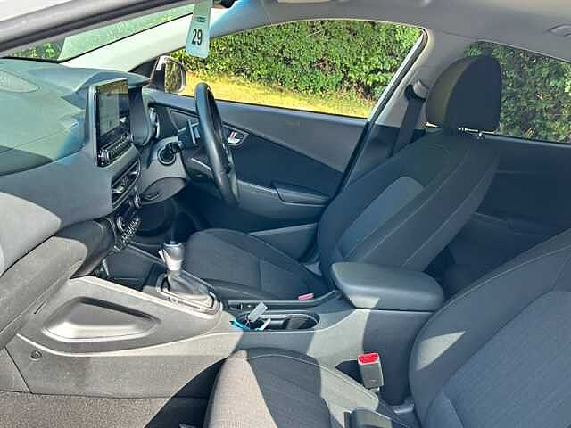 Hyundai KONA 1.6 h-GDi Premium SUV 5dr Petrol Hybrid DCT Euro 6 (s/s) (141 ps) White
