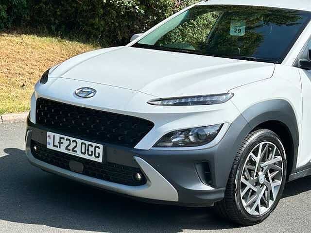 Hyundai KONA 1.6 h-GDi Premium SUV 5dr Petrol Hybrid DCT Euro 6 (s/s) (141 ps) White