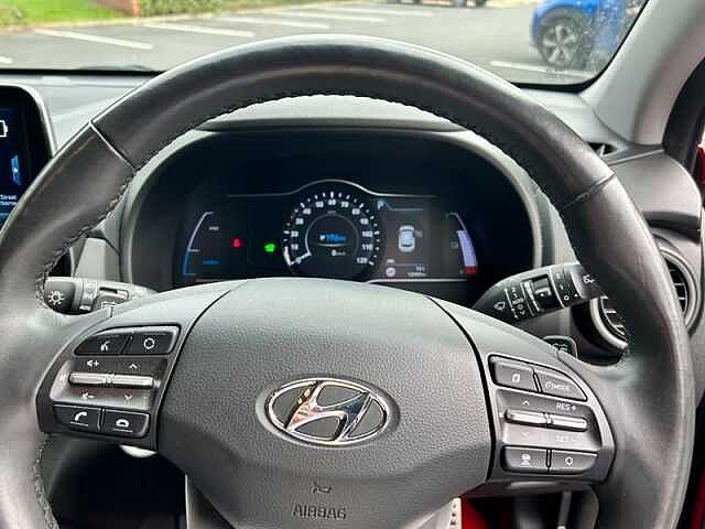 Hyundai KONA 64kWh Premium SE SUV 5dr Electric Auto (7kW Charger) (204 ps) Red
