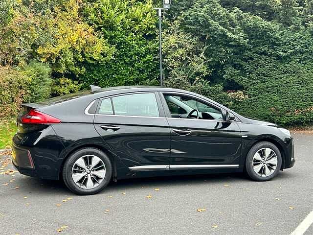 Hyundai IONIQ 1.6 h-GD GPFi 8.9kWh Premium SE Hatchback 5dr Petrol Plug-in Hybrid DCT Euro 6 ( Black