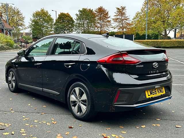 Hyundai IONIQ 1.6 h-GD GPFi 8.9kWh Premium SE Hatchback 5dr Petrol Plug-in Hybrid DCT Euro 6 ( Black