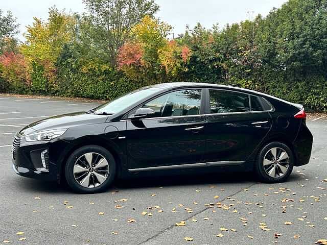 Hyundai IONIQ 1.6 h-GD GPFi 8.9kWh Premium SE Hatchback 5dr Petrol Plug-in Hybrid DCT Euro 6 ( Black