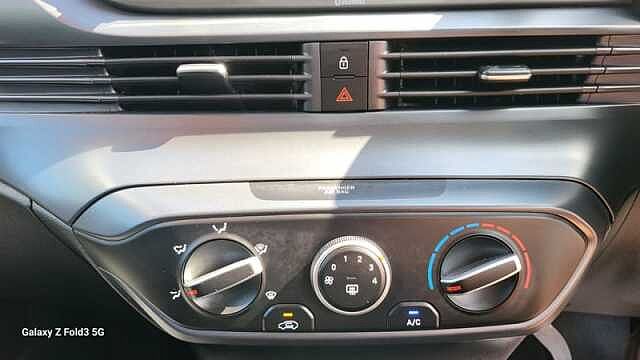 Hyundai I20 1.0 T-GDi MHEV SE Connect Hatchback 5dr Petrol Hybrid Manual Euro 6 (s/s) (100 p Black