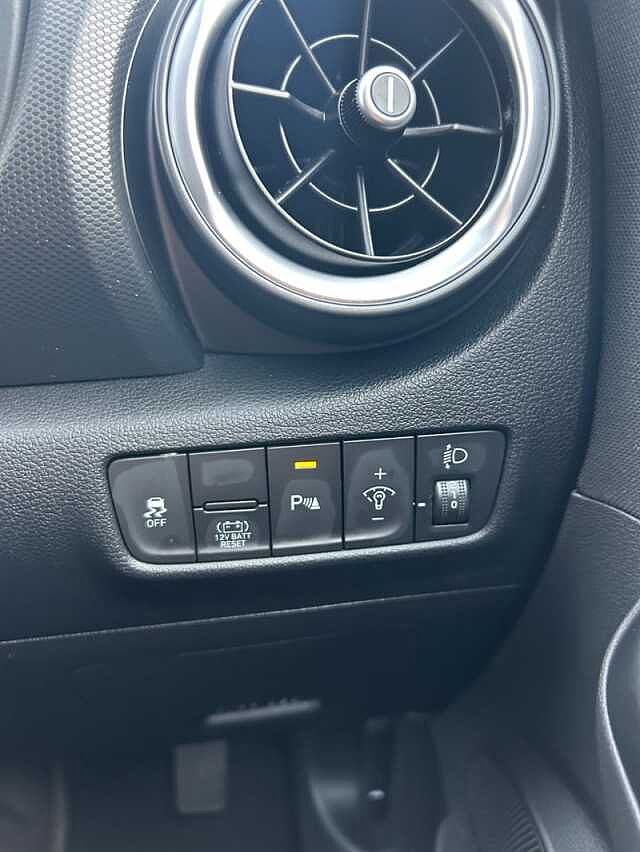 Hyundai KONA 1.6 h-GDi Premium SUV 5dr Petrol Hybrid DCT Euro 6 (s/s) (141 ps) Red