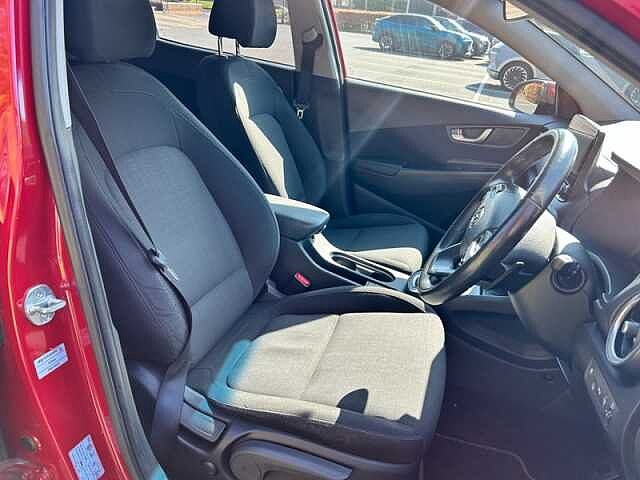 Hyundai KONA 1.6 h-GDi Premium SUV 5dr Petrol Hybrid DCT Euro 6 (s/s) (141 ps) Red