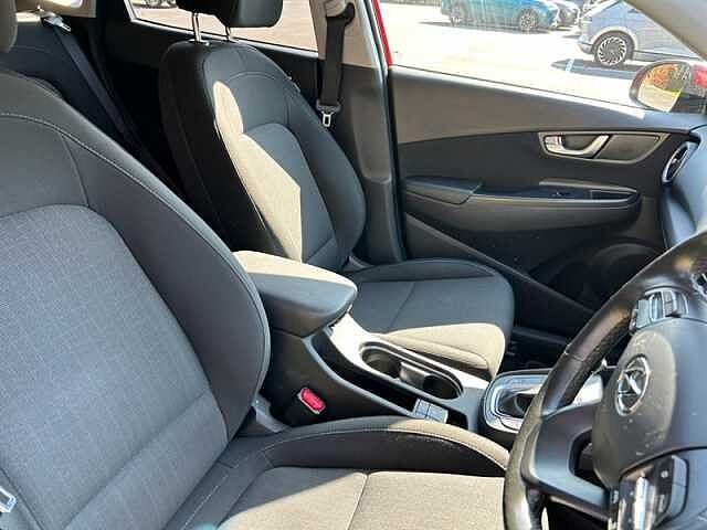 Hyundai KONA 1.6 h-GDi Premium SUV 5dr Petrol Hybrid DCT Euro 6 (s/s) (141 ps) Red