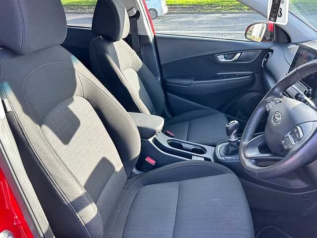 Hyundai KONA 1.0 T-GDi MHEV Premium SUV 5dr Petrol Hybrid Manual Euro 6 (s/s) (120 ps) Red