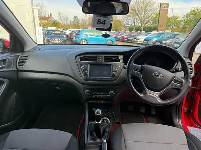 Hyundai i20 1.2 Premium Nav Hatchback 5dr Petrol Manual Euro 6 (s/s) (84 ps)