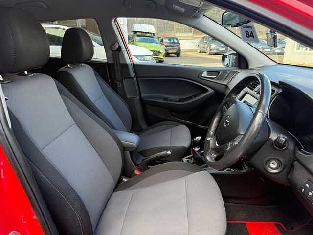 Hyundai i20 1.2 Premium Nav Hatchback 5dr Petrol Manual Euro 6 (s/s) (84 ps)