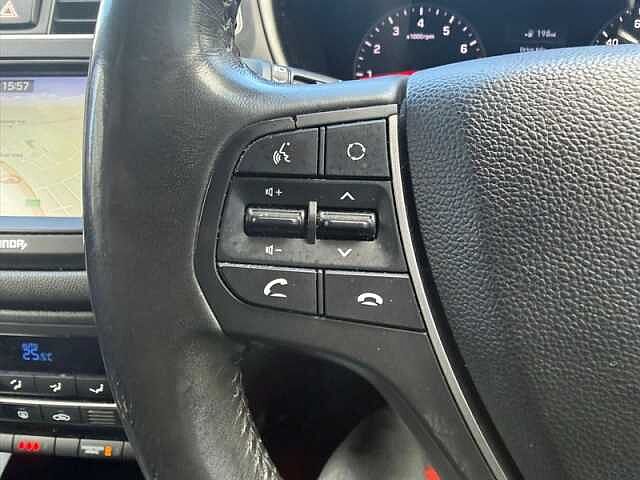 Hyundai i20 1.2 Premium Nav Hatchback 5dr Petrol Manual Euro 6 (s/s) (84 ps)