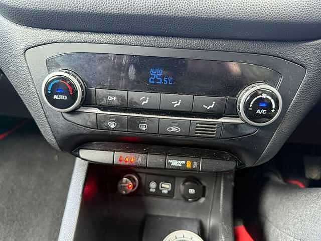 Hyundai i20 1.2 Premium Nav Hatchback 5dr Petrol Manual Euro 6 (s/s) (84 ps)