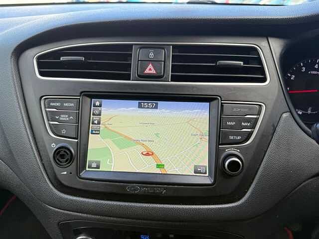 Hyundai i20 1.2 Premium Nav Hatchback 5dr Petrol Manual Euro 6 (s/s) (84 ps)