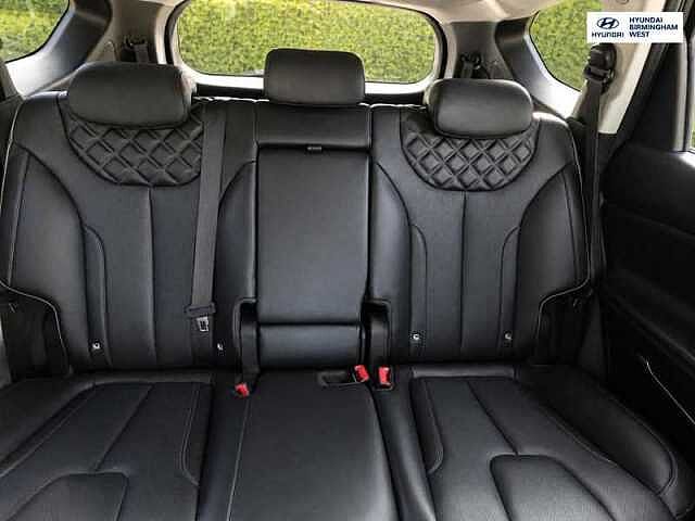 Hyundai SANTA FE 1.6 h T-GDi Premium SUV 5dr Petrol Hybrid Auto Euro 6 (s/s) (230 ps) Black