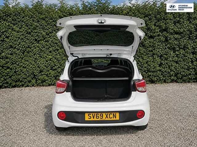 Hyundai i10 1.0 Play Hatchback 5dr Petrol Manual Euro 6 (67 ps)