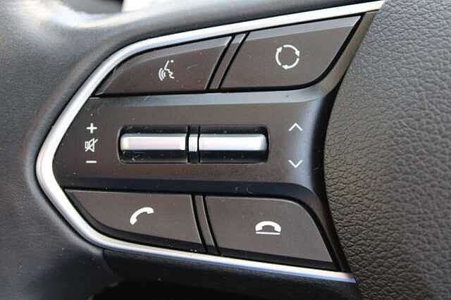 Hyundai Santa Fe 2.2 CRDi Premium SE Auto 4WD Euro 6 (s/s) 5dr 7 Seat