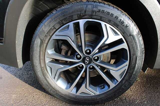 Hyundai Santa Fe 2.2 CRDi Premium SE Auto 4WD Euro 6 (s/s) 5dr 7 Seat