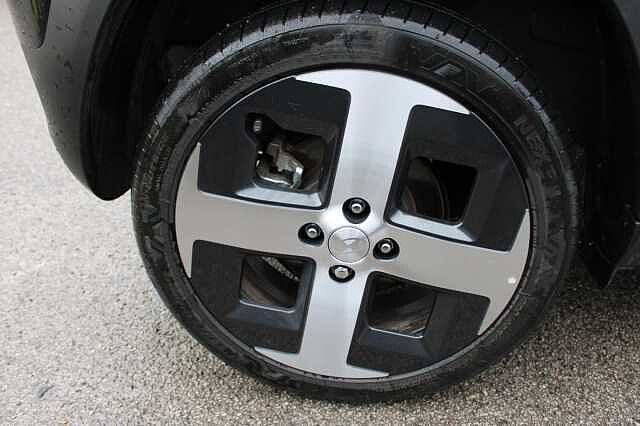 Hyundai INSTER Long Range 49kWh 02 Auto 5dr Black