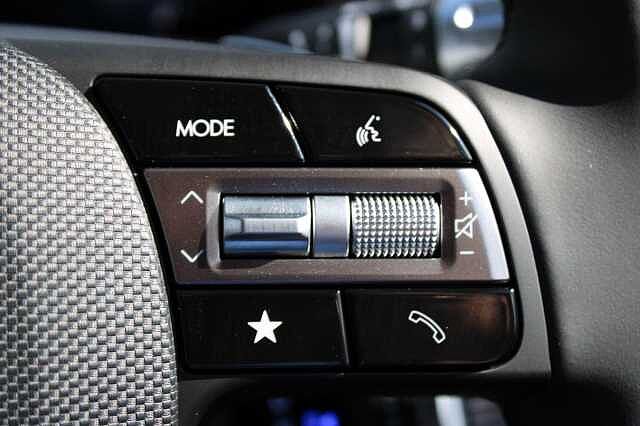 Hyundai INSTER Long Range 49kWh 02 Auto 5dr White