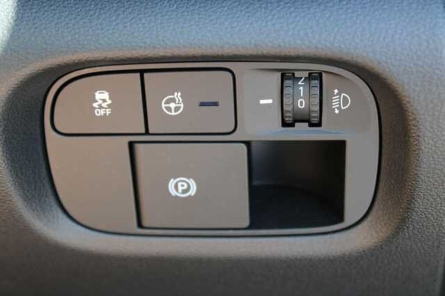 Hyundai INSTER Long Range 49kWh 02 Auto 5dr White