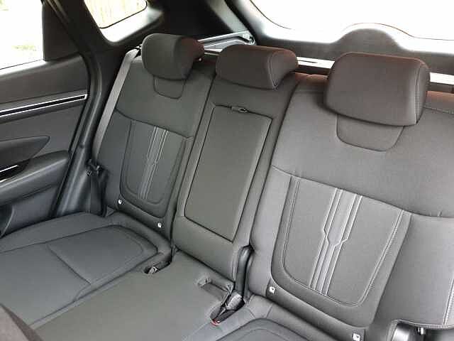 Hyundai TUCSON 1.6 TGDi Hybrid 230 SE Connect 5dr 2WD Auto White