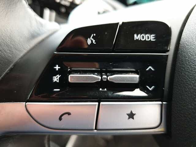 Hyundai TUCSON 1.6 TGDi Hybrid 230 SE Connect 5dr 2WD Auto White