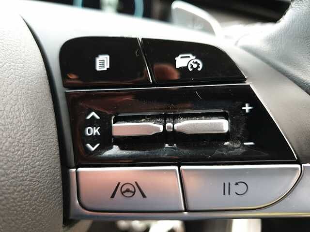 Hyundai TUCSON 1.6 TGDi Hybrid 230 SE Connect 5dr 2WD Auto White