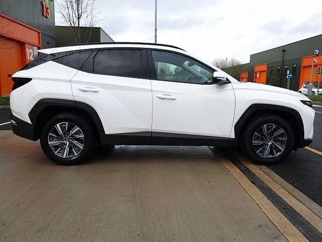 Hyundai TUCSON 1.6 TGDi Hybrid 230 SE Connect 5dr 2WD Auto White