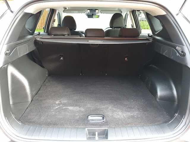 Hyundai TUCSON 1.6 TGDi Hybrid 230 SE Connect 5dr 2WD Auto White