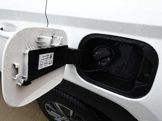 Hyundai TUCSON 1.6 TGDi Hybrid 230 SE Connect 5dr 2WD Auto White