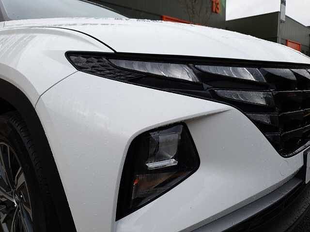 Hyundai TUCSON 1.6 TGDi Hybrid 230 SE Connect 5dr 2WD Auto White