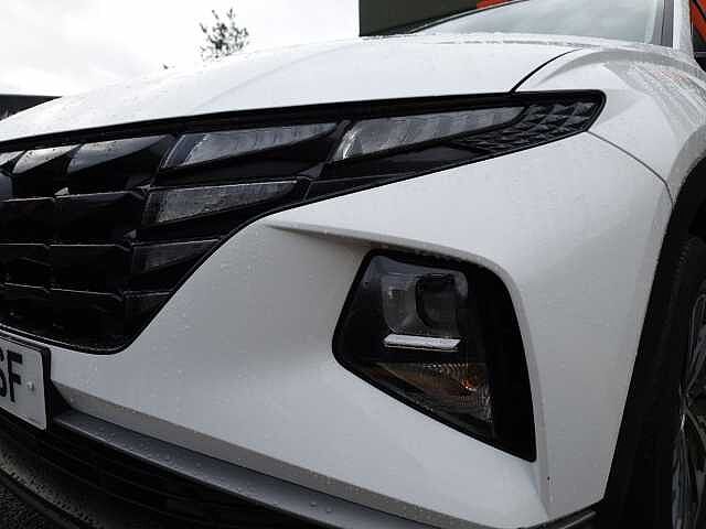 Hyundai TUCSON 1.6 TGDi Hybrid 230 SE Connect 5dr 2WD Auto White