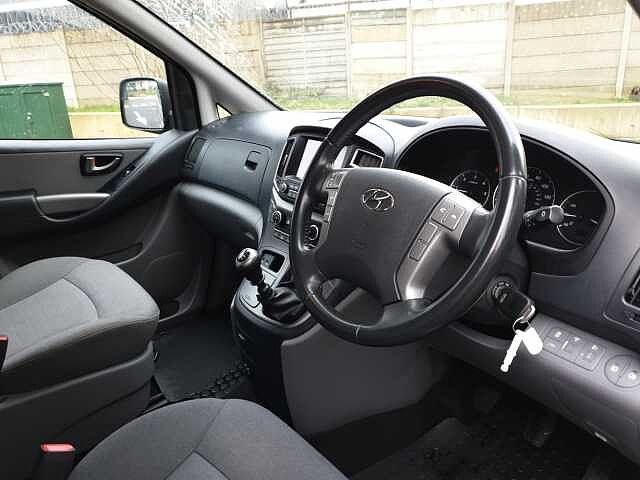 Hyundai i800 2.5 CRDi SE Nav 5dr