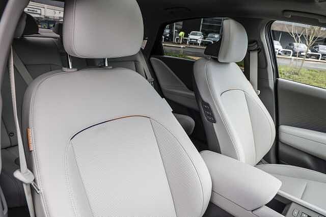 Hyundai IONIQ 6 E (325ps) Ultimate 77kWh (Dual Motor) AWD Silver