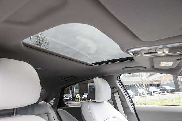 Hyundai IONIQ 6 E (325ps) Ultimate 77kWh (Dual Motor) AWD Silver