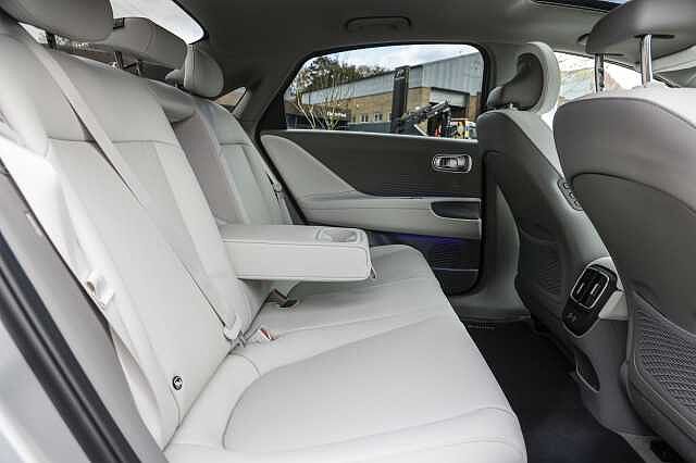 Hyundai IONIQ 6 E (325ps) Ultimate 77kWh (Dual Motor) AWD Silver