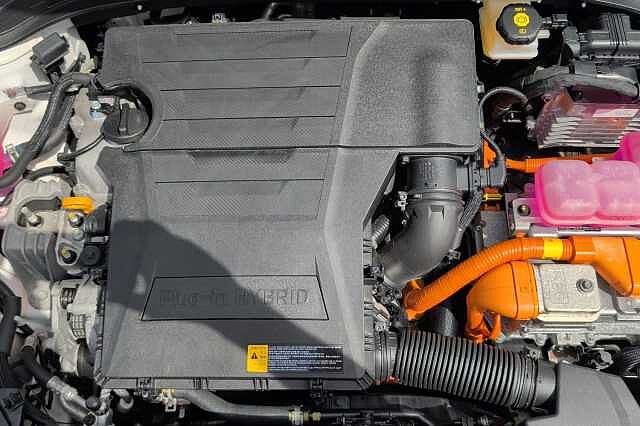 Hyundai IONIQ 1.6 GDi Plug-in Hybrid Premium SE 5dr DCT