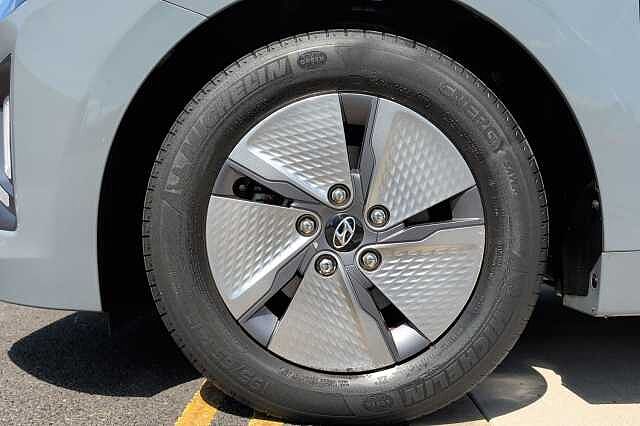 Hyundai IONIQ 1.6 GDi Hybrid Premium 5dr DCT