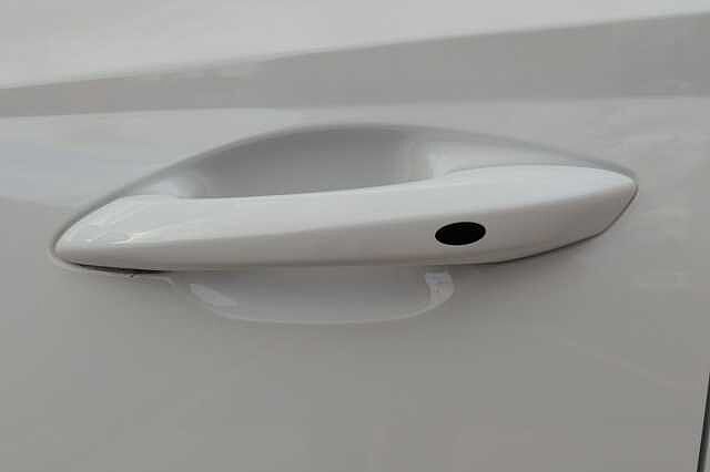 Hyundai TUCSON 1.6T Hybrid Ultimate 5dr Auto White