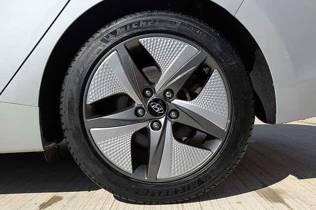 Hyundai IONIQ 1.6 GDi Hybrid Premium SE 5dr DCT
