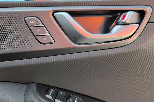 Hyundai IONIQ 1.6 GDi Hybrid Premium SE 5dr DCT