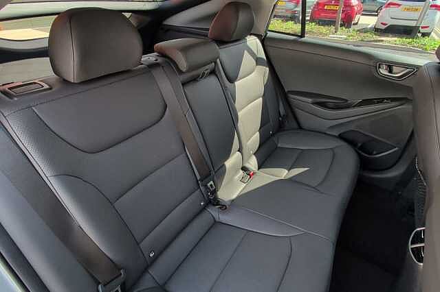 Hyundai IONIQ 1.6 GDi Hybrid Premium SE 5dr DCT